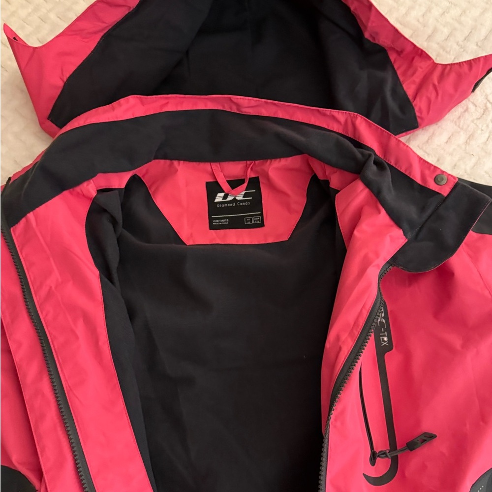 Diamond Supply Co. Women’s Fuchsia & Black Rain Jacket, Size M - Picture 6 of 10